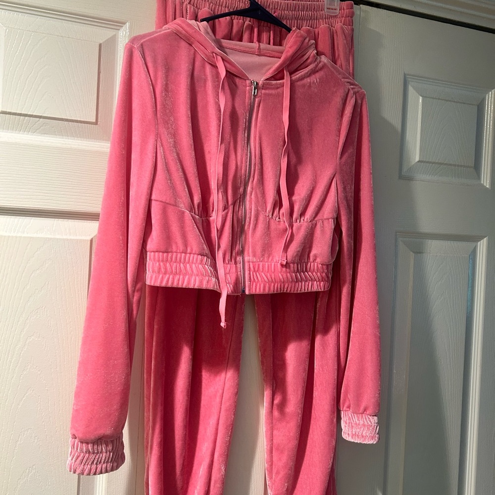 VelourJogger Set